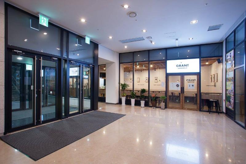 14 坪韩式咖啡厅室内设计案例-12