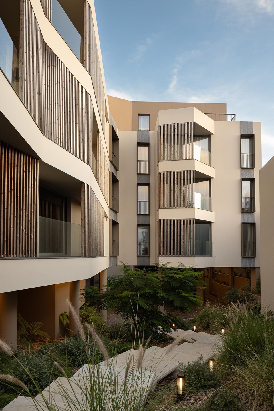 ERNESTO DO CANTO住宅区丨葡萄牙蓬塔德尔加达丨BOX arquitectos-52