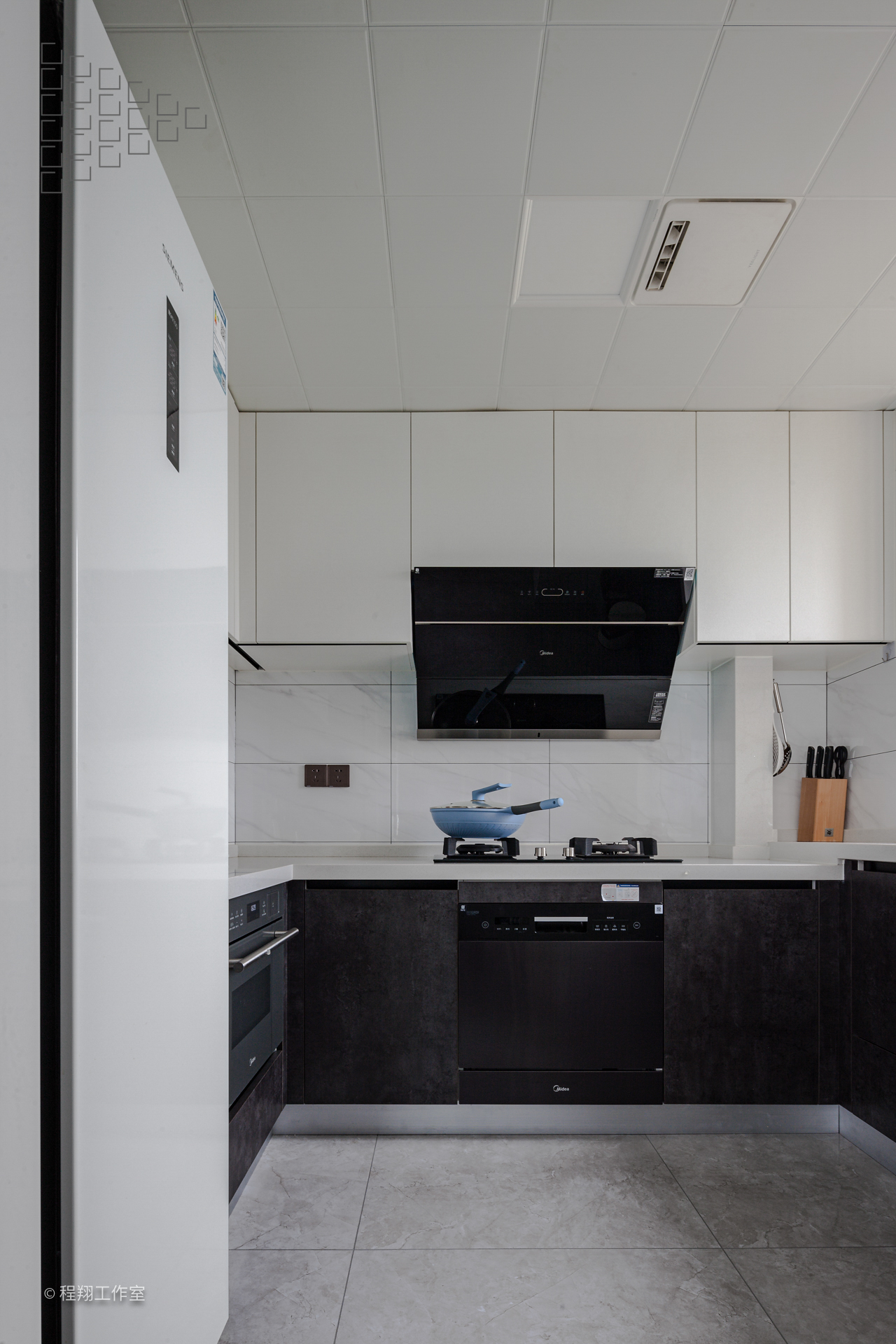 上海现代轻奢平层设计丨中国上海丨恒彩-16