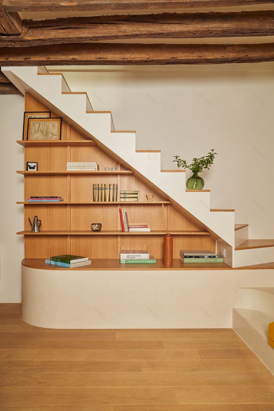 植物馆;植物园;植物之家(根据常见与合理语境,植物馆相对更符合场景需求,但因未明确具体语境,若此处为商业品牌名等,建议询问更多信息以精准判断)
注:若需更精准的唯一翻译,烦请提供该内容出现的具体语境,比如是在旅游介绍、商业宣传、小说等中的信息 丨法国巴黎丨Sophia Charles Architecte-2