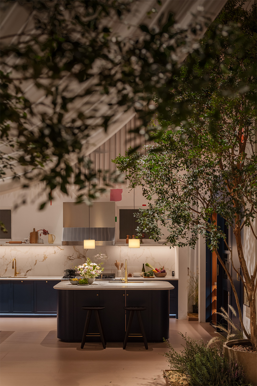 新作 · 赵睿 × 山石里予|松弛的午后丨中国广州丨V2 纬图,OOD-64