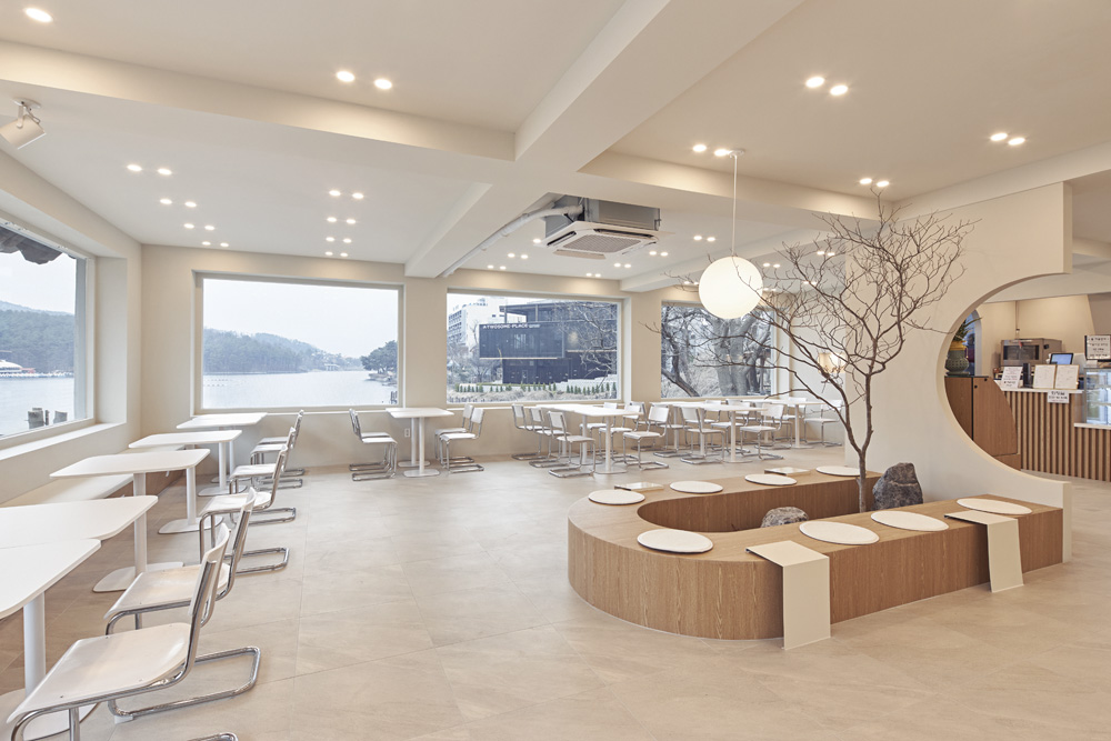 白色与木质，打造 50 平米高级质感办公室-4