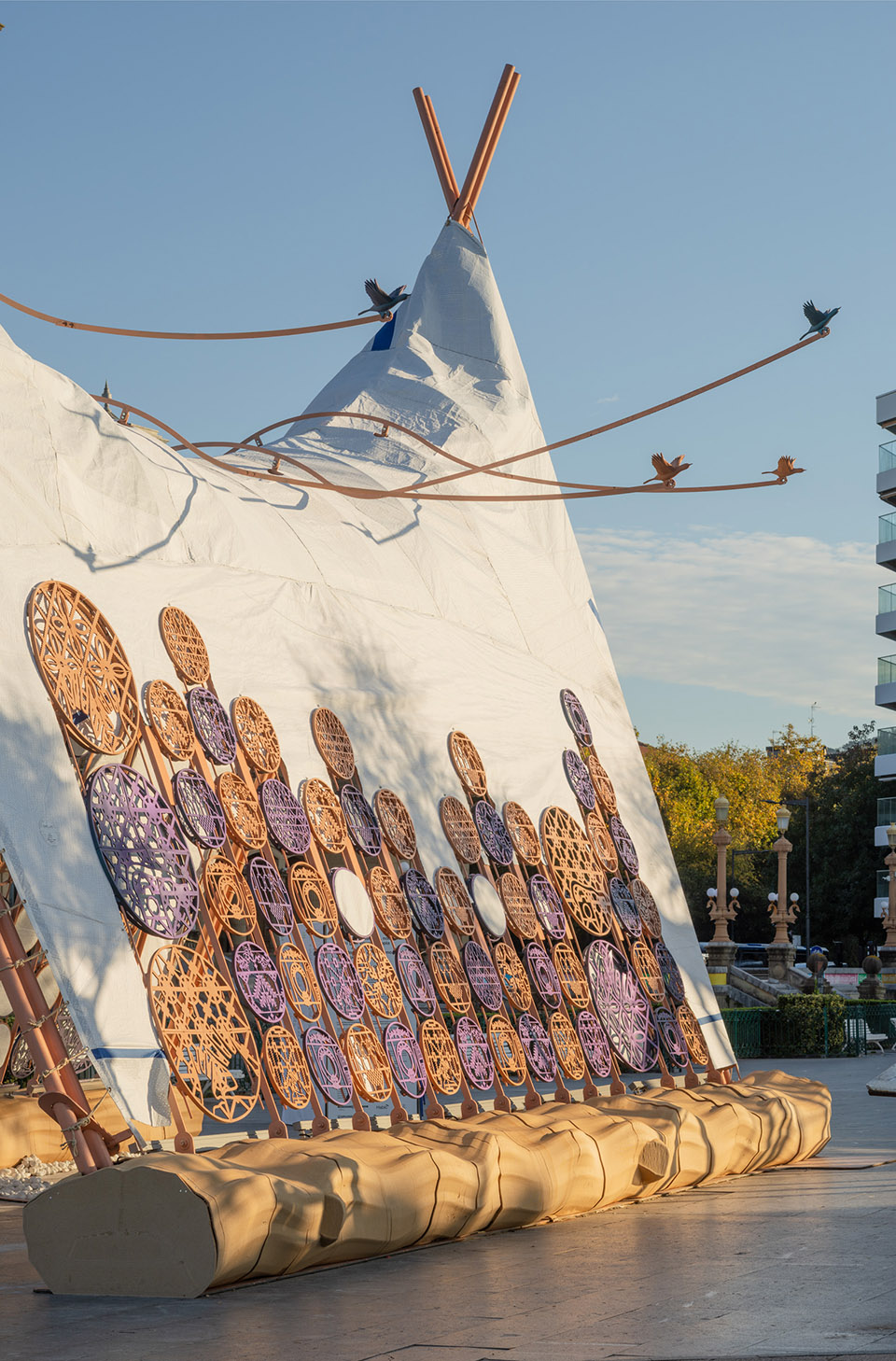 《轻盈与抗议》装置丨Izaskun Chinchilla Architects-64