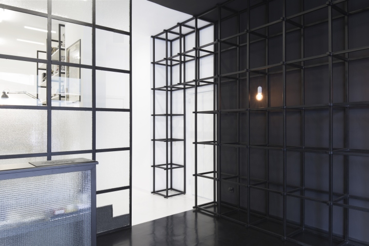 黑白极简双色纹身店-21