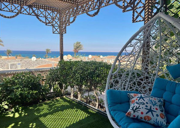 “Seaside Chalet Makeover for Ultimate Relaxation”-34