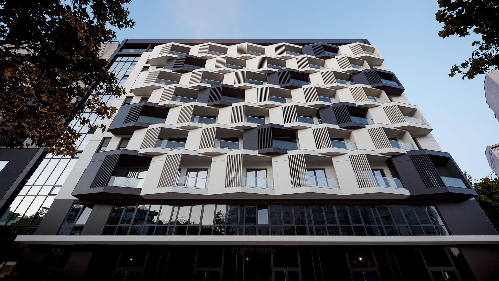 诺维萨德解放大道某商住建筑丨Lazar Kuzmanov-0