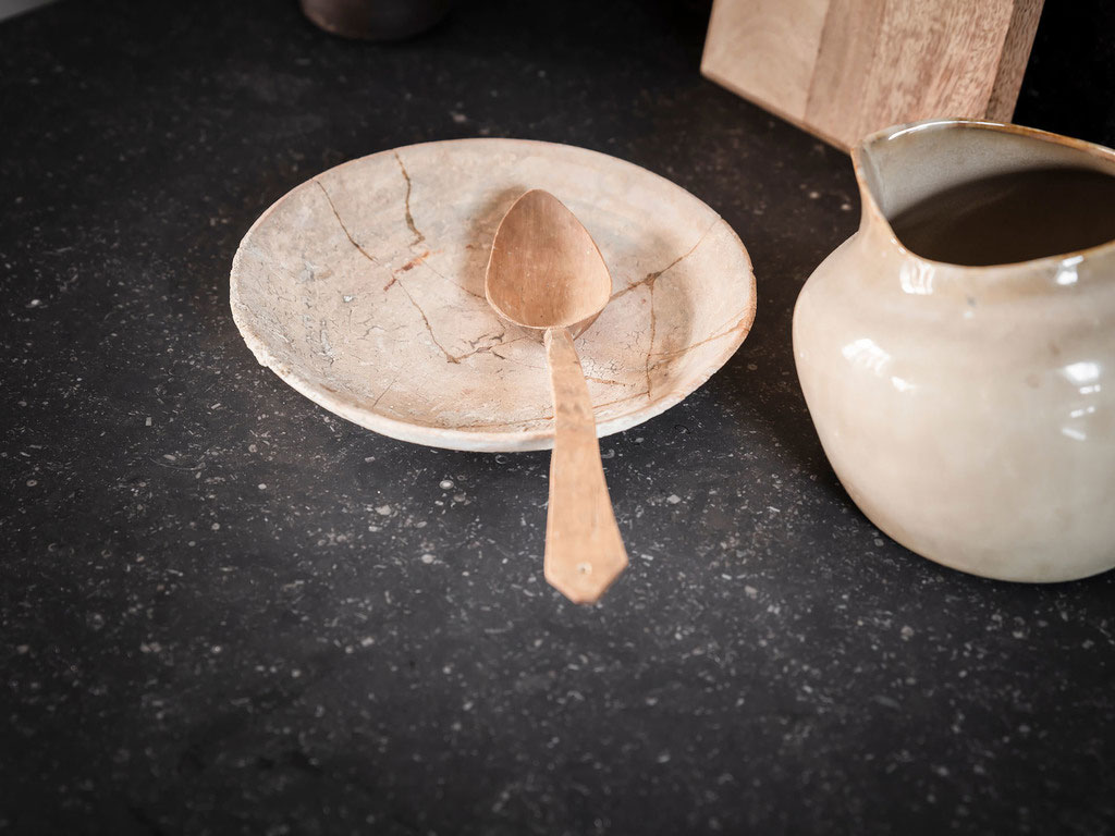 35 平米灰调顶楼公寓，独特设计展现极致空间魅力-14