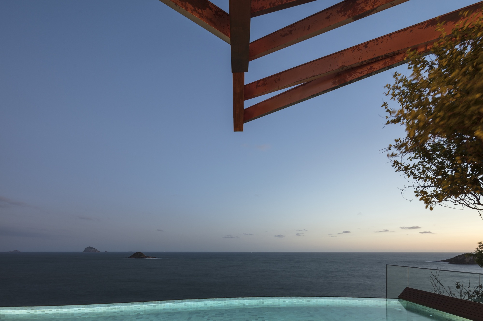 波浪之屋 | 海景别墅的室内设计巅峰之作-34