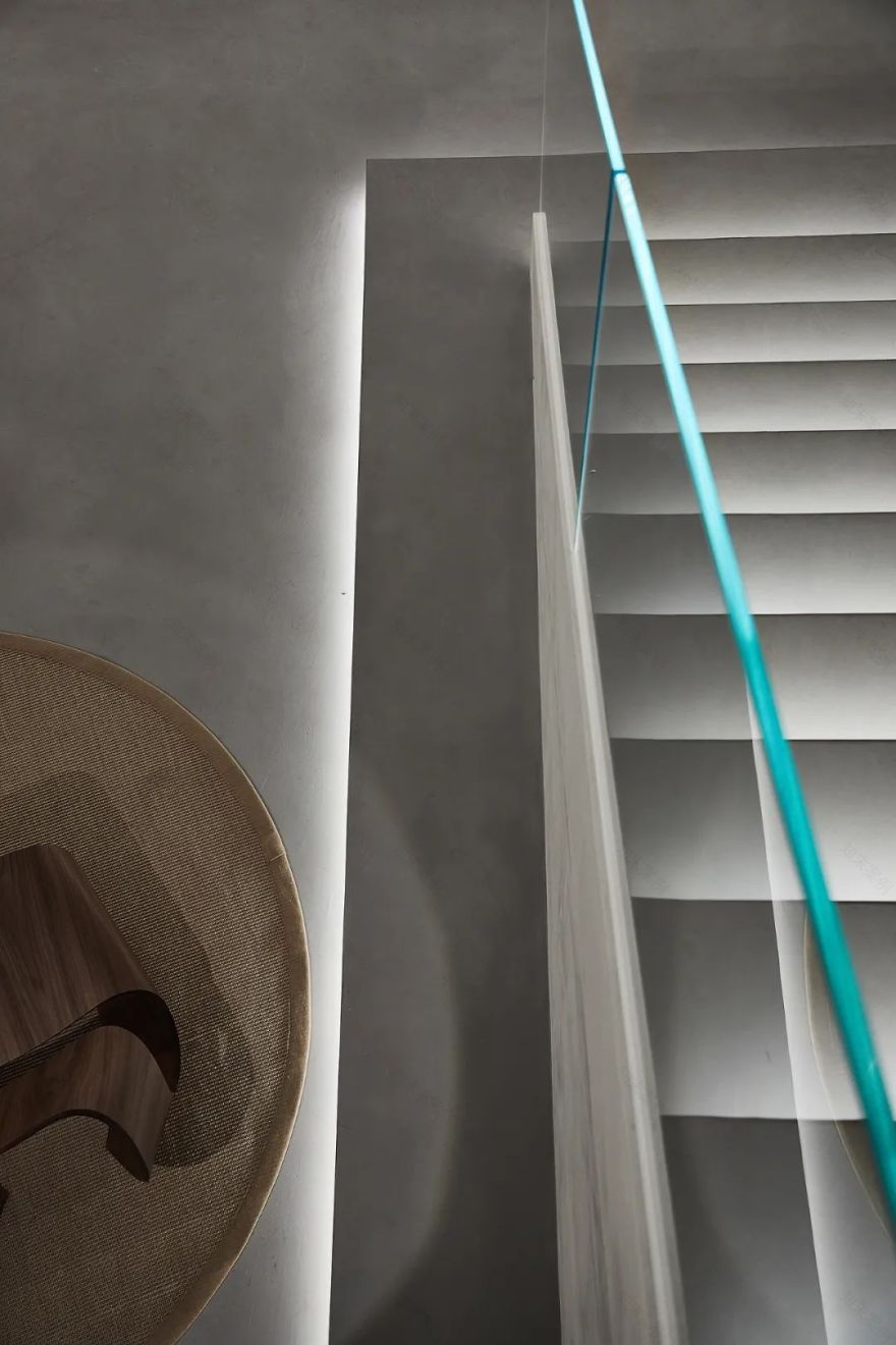 极简高级的白,连结体验世界的桥-52