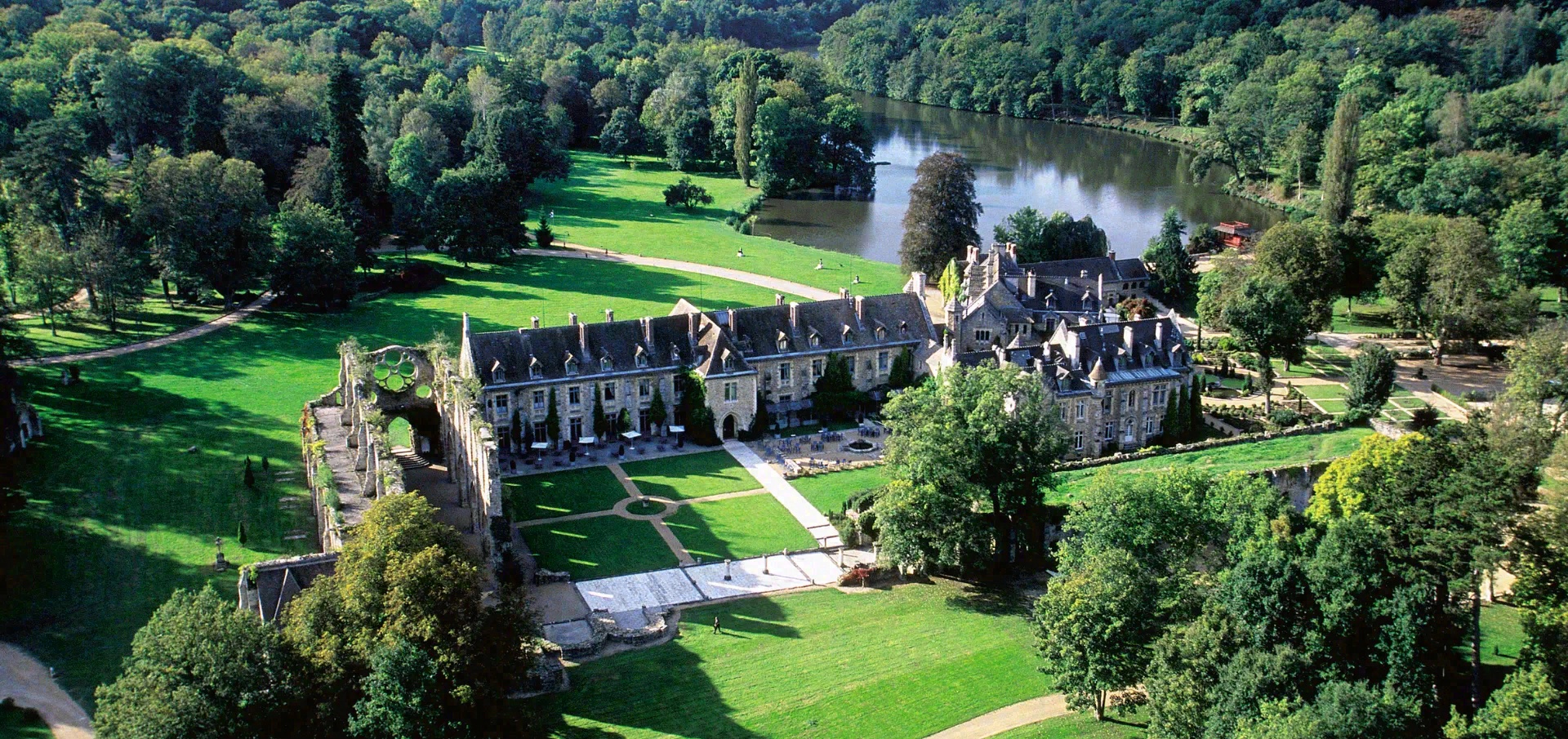 日本第一家设计酒店惊艳重塑-32