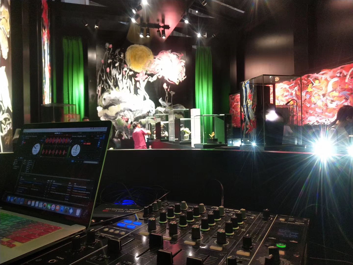 潮南荟珠宝展空间设计-3