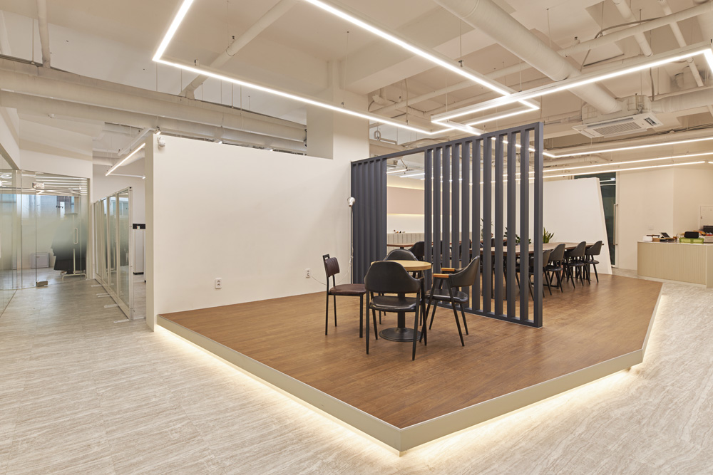 现代高级 100 坪办公空间设计-10