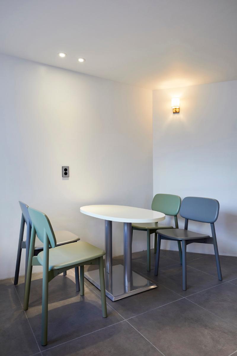 18 平极简蛋糕店 | 白色&原木的精致空间-9