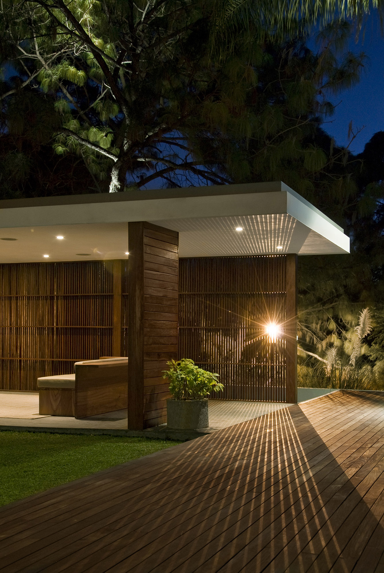 RP之家

注：Casa常见于西班牙语或葡萄牙语中，意为房子、家 ，RP因没有更多背景信息，暂按其字母原样保留，可结合具体情境赋予其更准确的含义 丨墨西哥瓜达拉哈拉丨Alvaro Moragrega,arquitecto-11