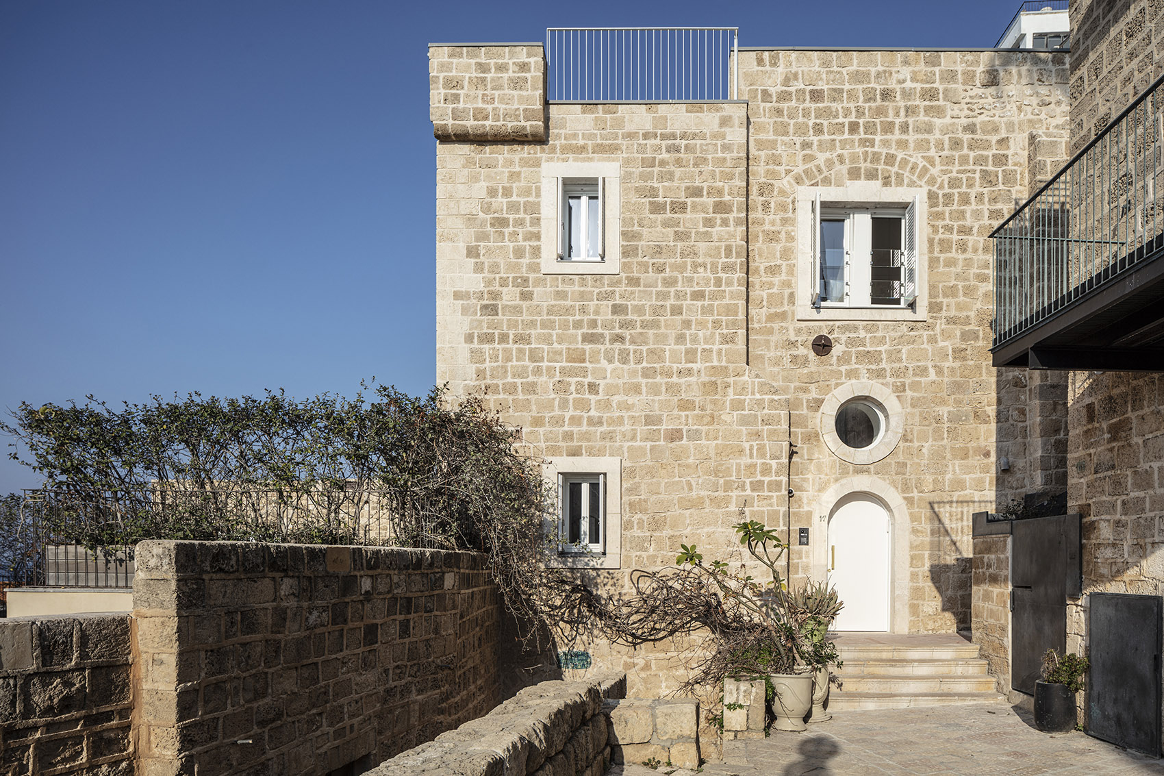 以色列 Jaffa 住宅,海边别墅丨Omar Danan,Raz Melamed Architect-5