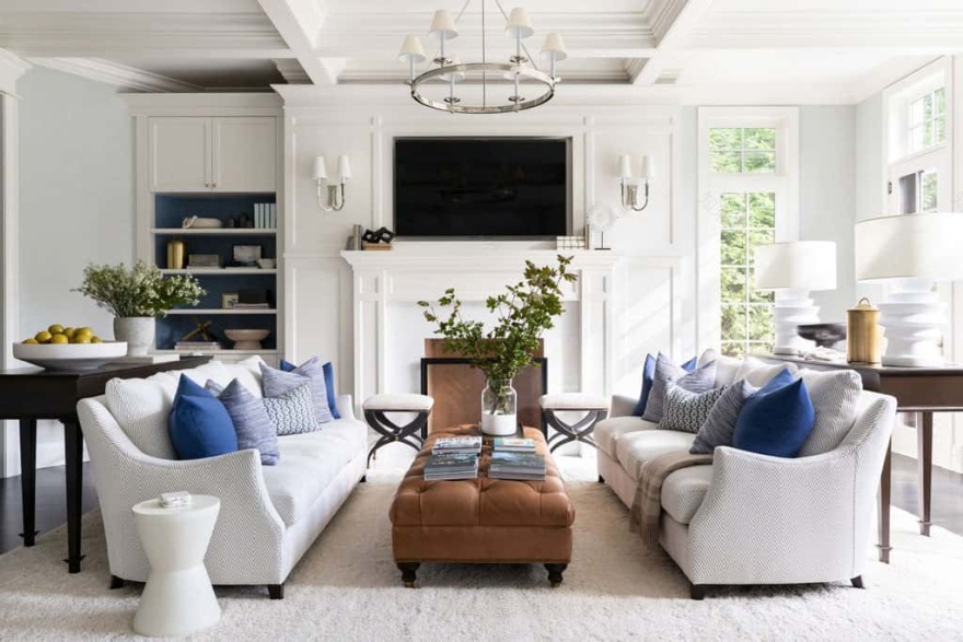 Take a tour of an Illinois dream home with bright and airy living spaces-4