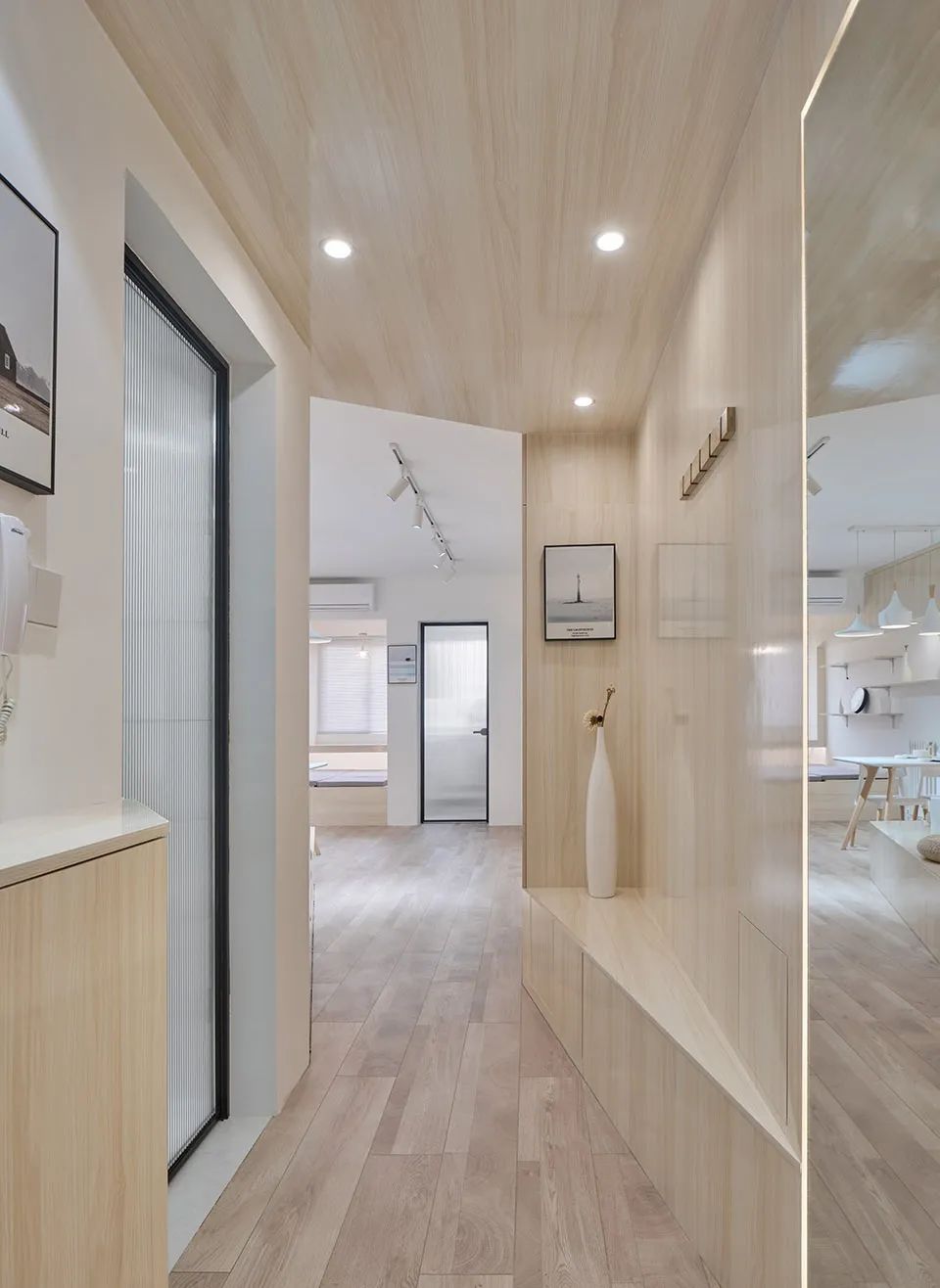 34㎡迷你小宅，斜线切出来的静谧原木居室！-20