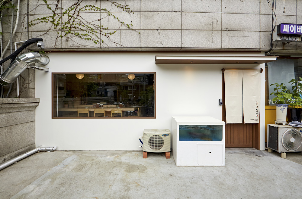 白色与木质，打造 19 平米极简主义室内空间-2