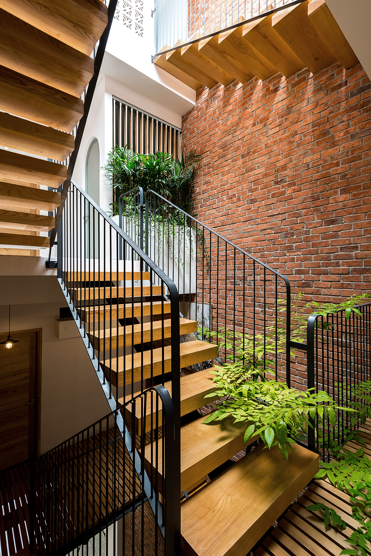 Ngôi nhà phố 72m2 dành ⅓ diện tích cho khoảng thông tầng | Chi.Arch - Hội Kiến Trúc Sư Việt Nam-3