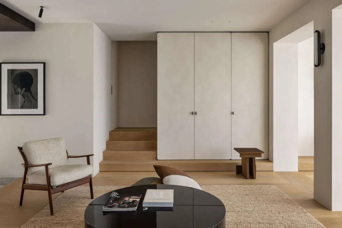 比利时 60 年代老房现代风翻新,设计师巧妙融合自然元素-5