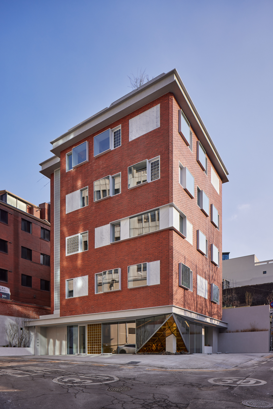 九个窗户，S·E·E·D 房屋丨韩国首尔丨S.E.E.D haus-34