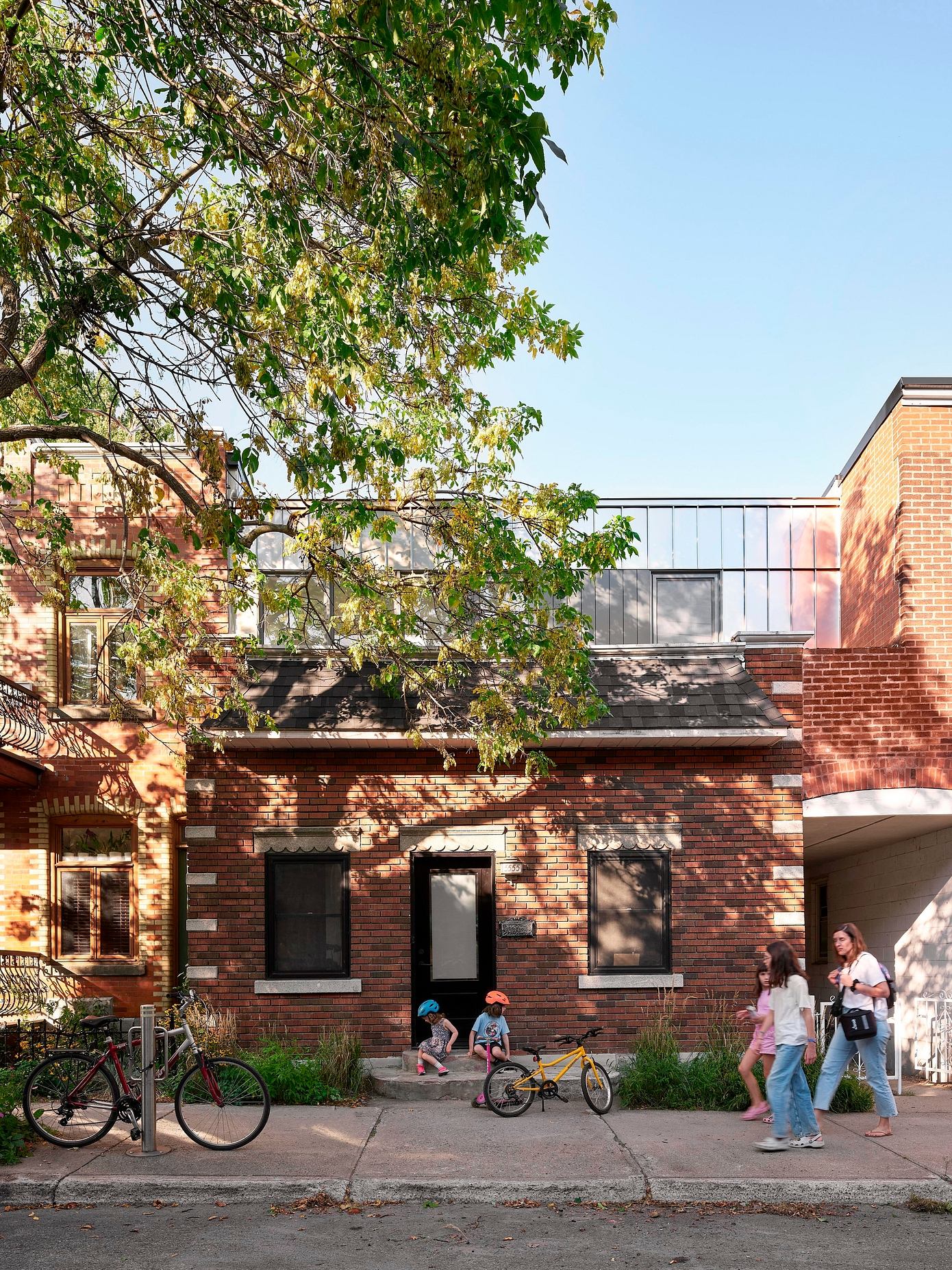 舒博·CHB静谧城市更新项目 （注：ShoeBo推测为品牌名音译成舒博 ，CHB因不清楚其具体指代，保留原样） 丨加拿大蒙特利尔丨Alexandre Bernier Architecte-9