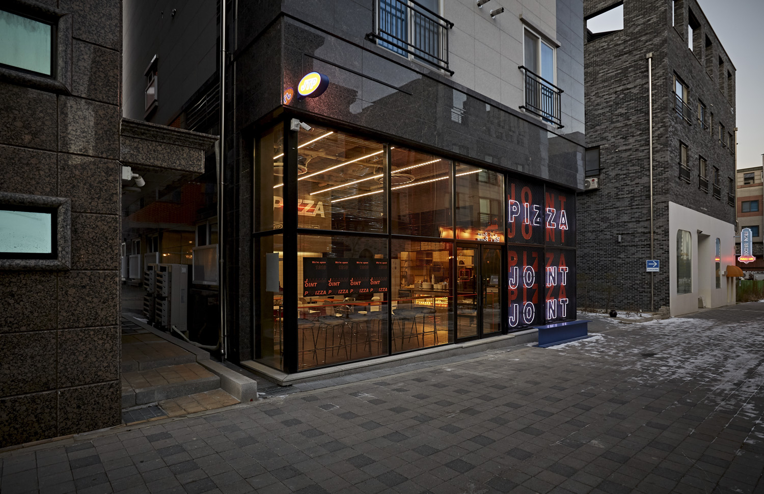 25 平米精致小店，打造工业风美食空间-16