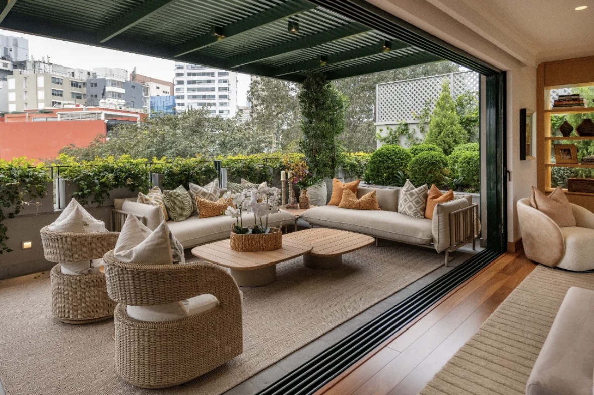 Sala de estar y terraza - Estudio VV-4