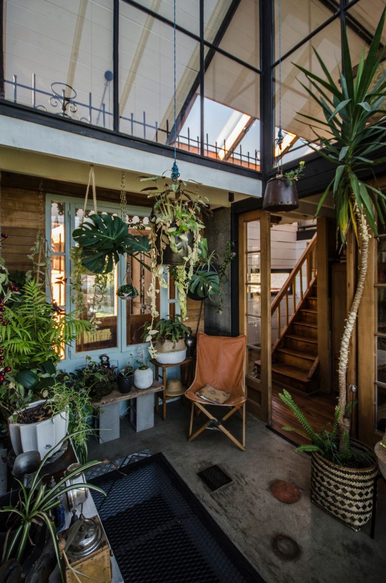 智利某回收材料改造住宅-43