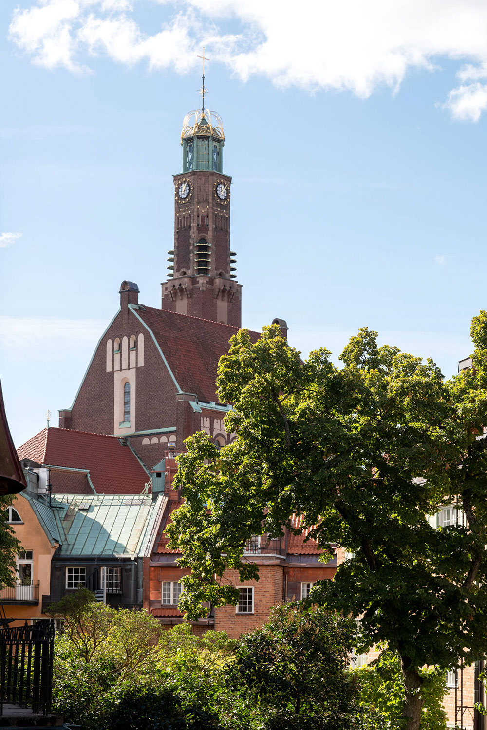 斯德哥尔摩小公寓 | 精致设计，大阳台与教堂美景-12