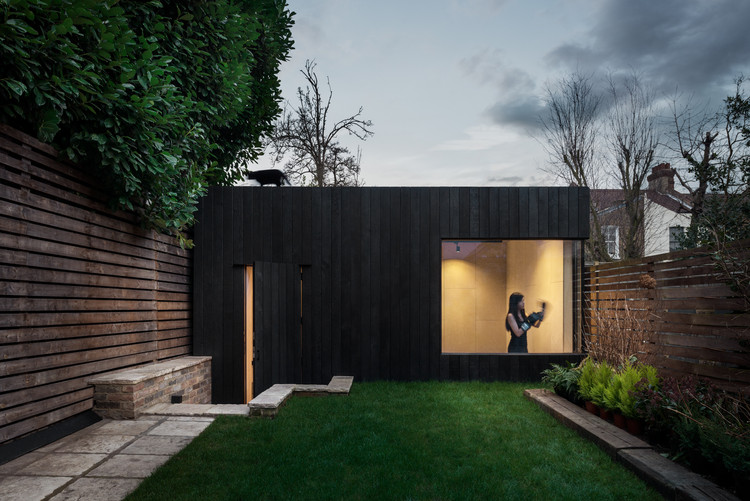 Garden Studio Gym in North London EASTWEST ARCHITECTURE-23