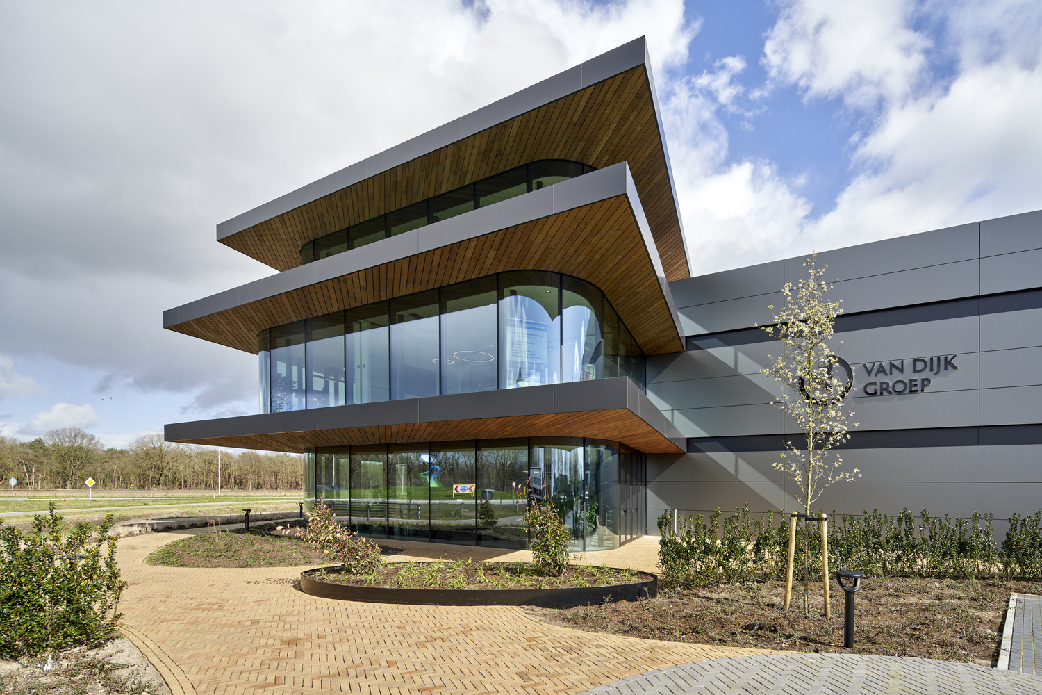 荷兰 VDG 总部大楼,绿色环境中的现代办公空间-39