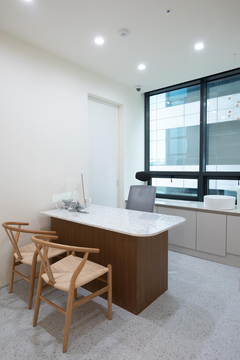 现代简约风美容诊所设计-8