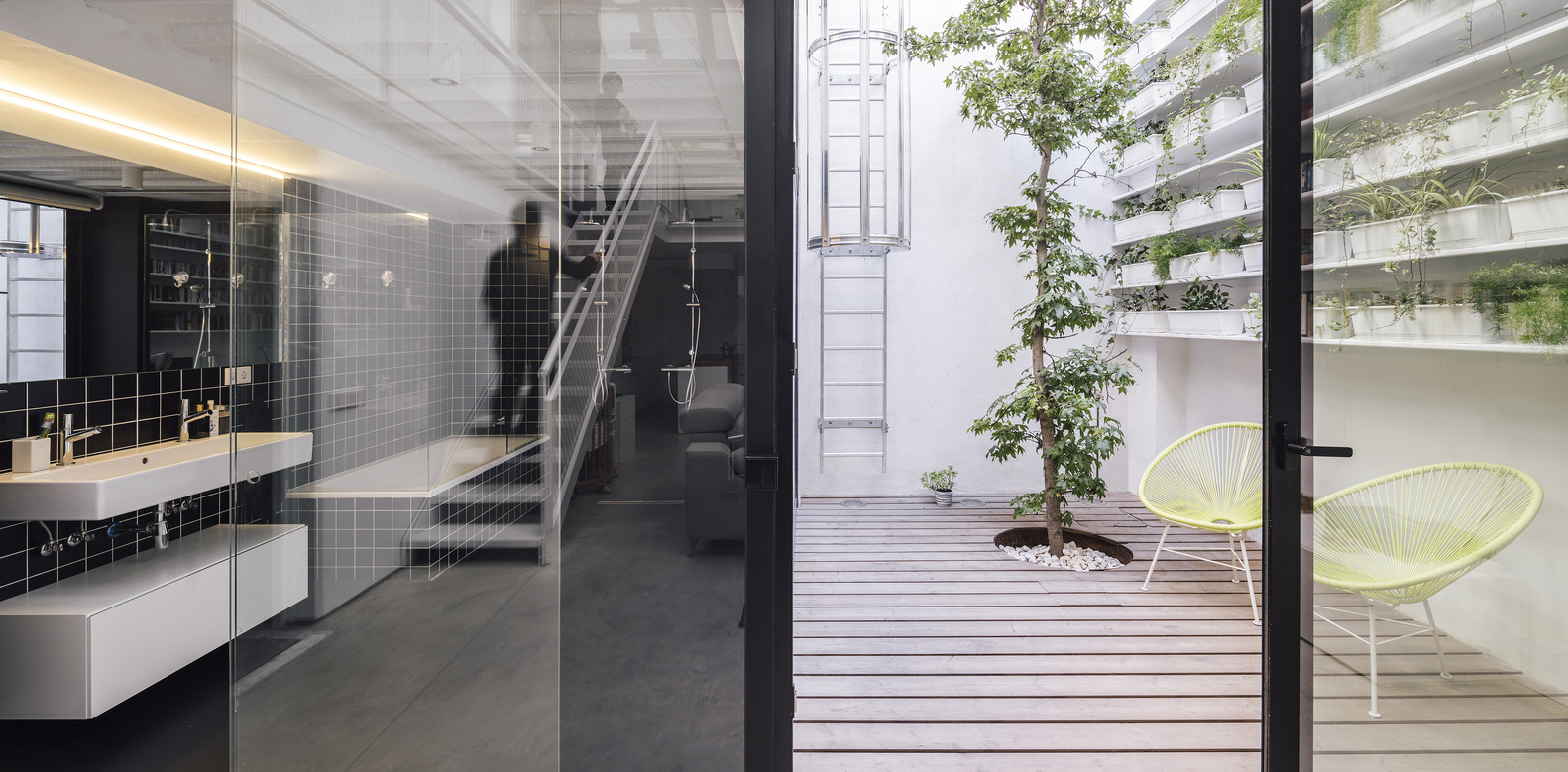 西班牙废弃仓库变身创意办公区丨RuizEsquíroz-20