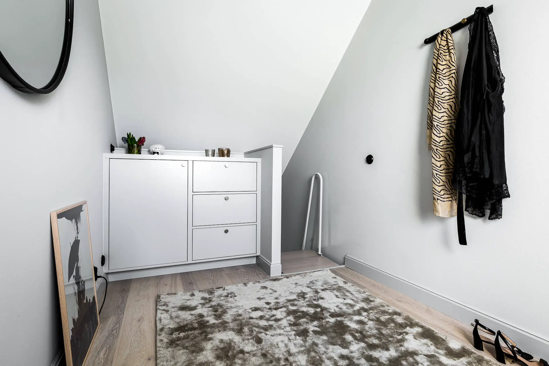 同一大厦内的三套风格统一又各具特色的公寓设计-10