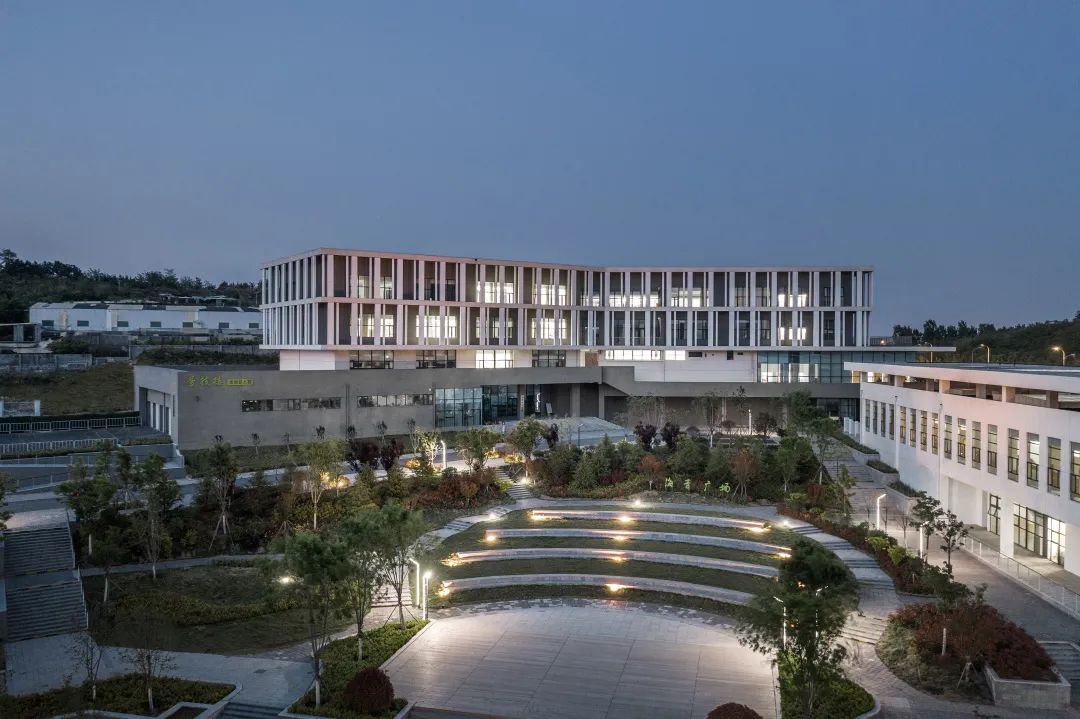 青岛西海岸新区中德应用技术学校丨中国青岛丨腾远设计-32