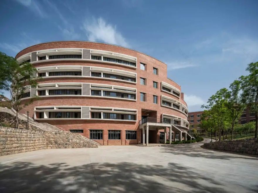 【AT】深圳易加-SZA设计新作|成于矿坑——童泰国际学校-94