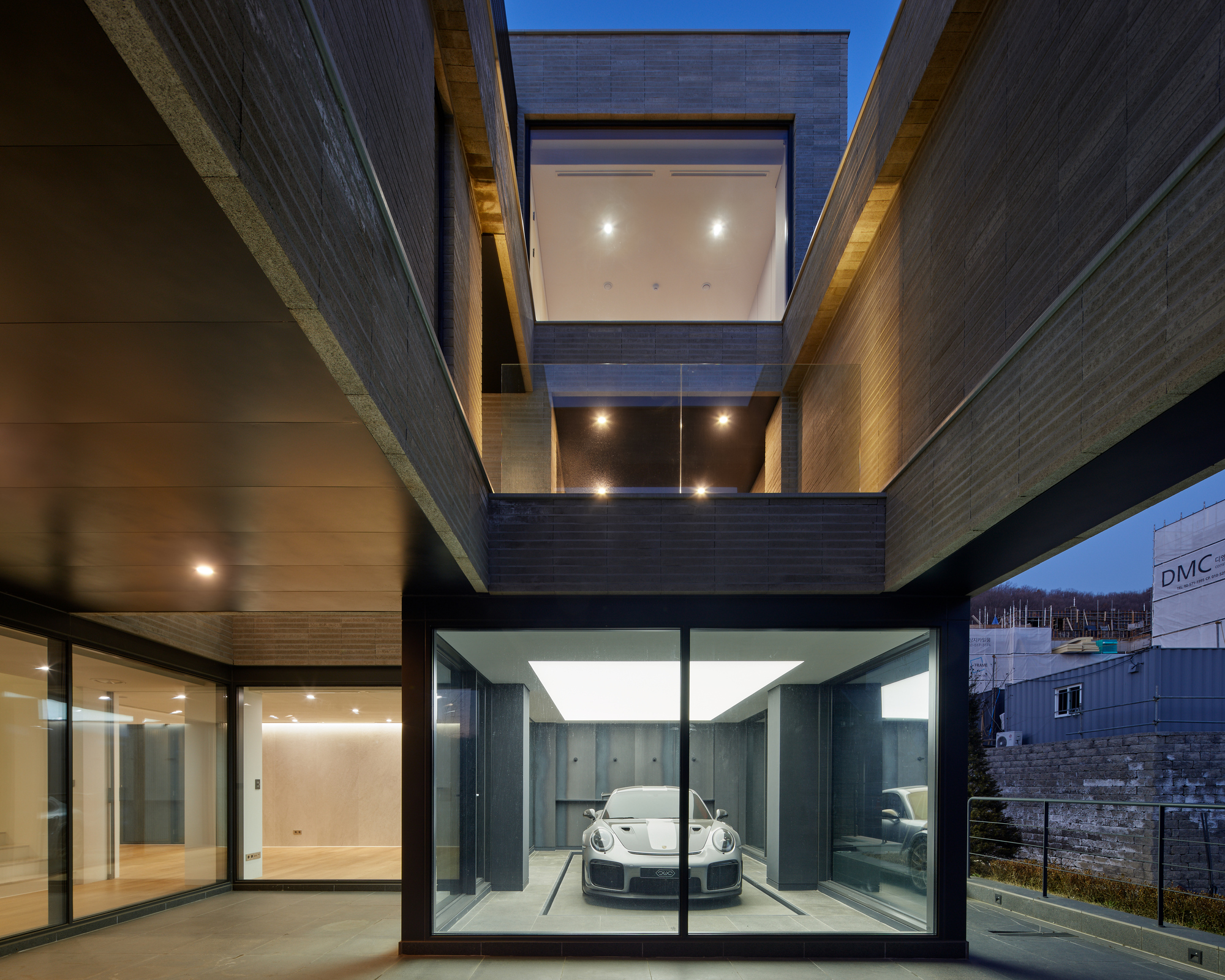 Turning Cube House / A'DUS [Architectural Designer Cluster]-14