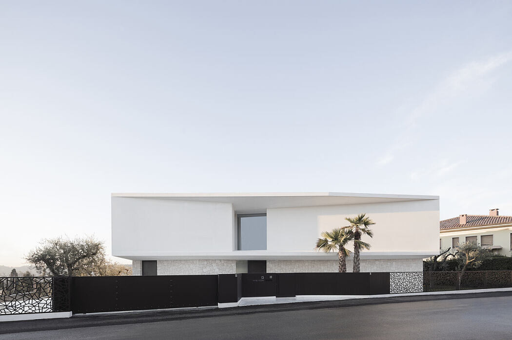 意大利湖景别墅,极简主义与自然的完美结合-7