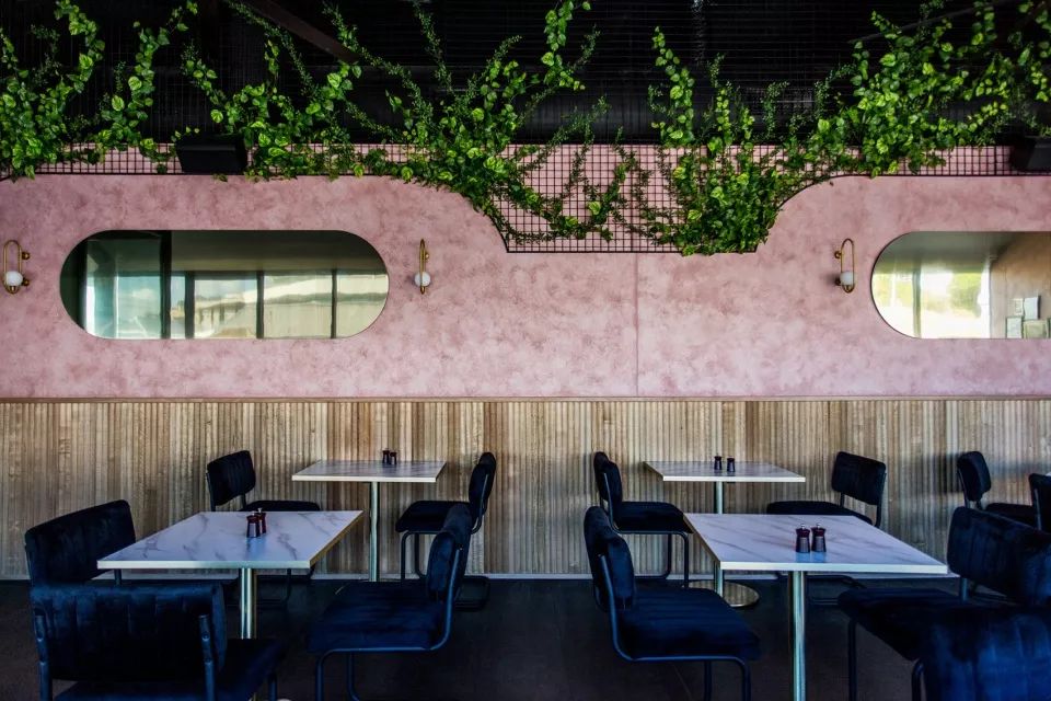 海滨迷幻空间——“Joker & Thief”餐厅-0