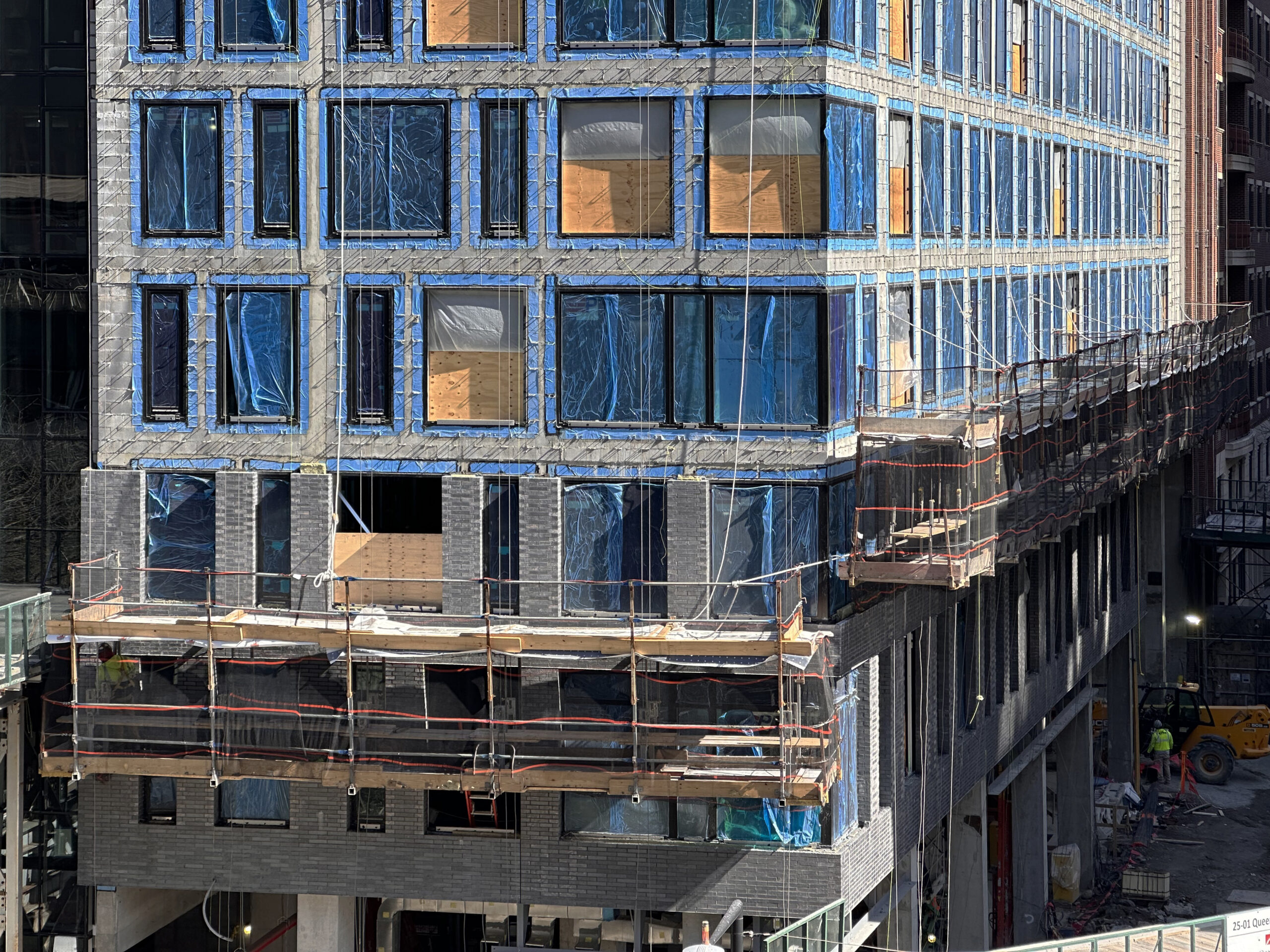 25-01 Queens Plaza North Nears Topping Out in Long Island City, Queens - New York YIMBY-8