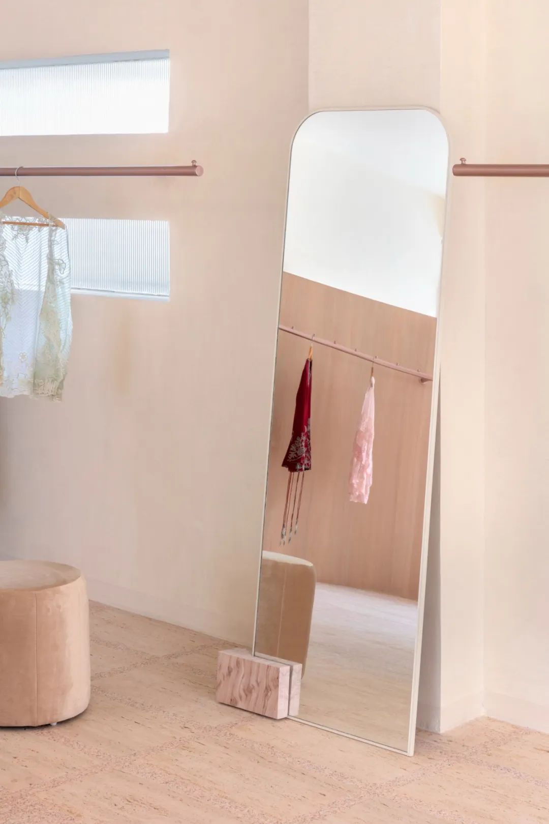 卢内特精品店丨罗马尼亚布加勒斯特丨Bogdan Ciocodeica Studio-39