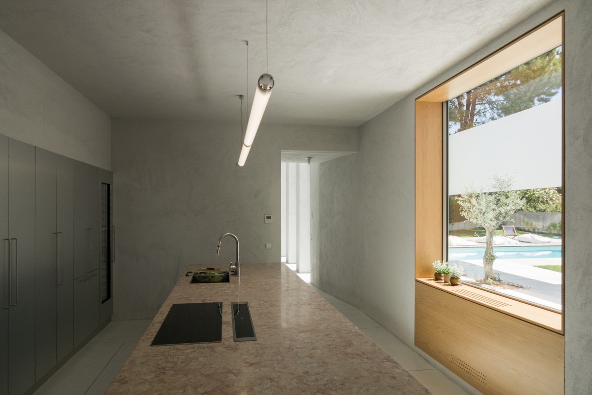 葡萄牙特罗亚绿意盎然的家庭住宅-36