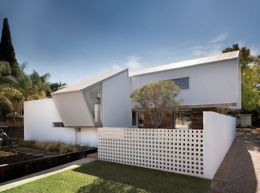 Oaktree Studio | 经济适用、环保与艺术共融的办公住宅空间-19