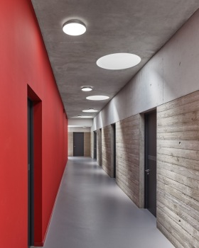 德国埃斯林根职业学校多功能运动中心丨德国斯图加特丨Drei Architekten