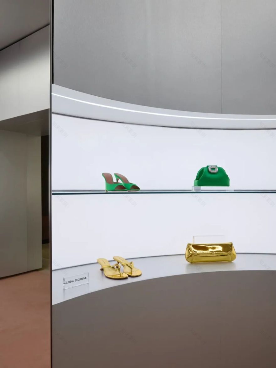 Amina Muaddi迪拜购物中心精品店丨阿联酋迪拜-14