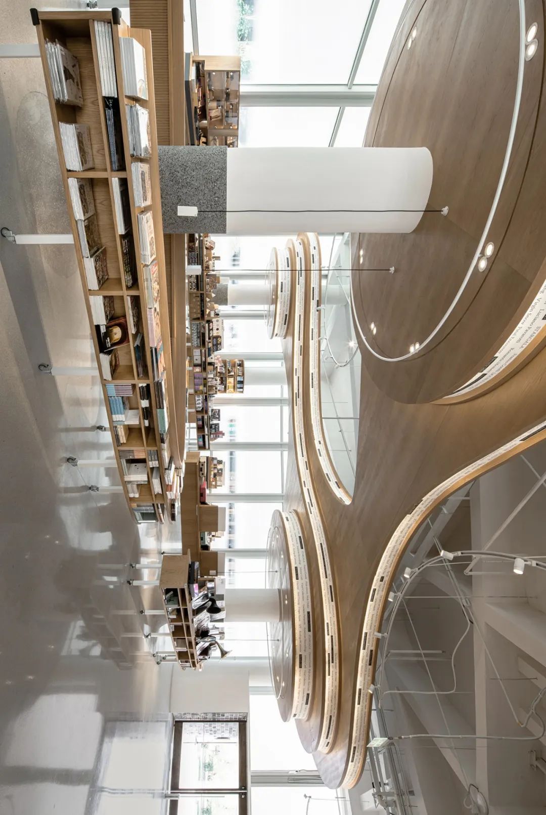 方庭书店 | 黑胶磁场中的艺术阅读空间-65