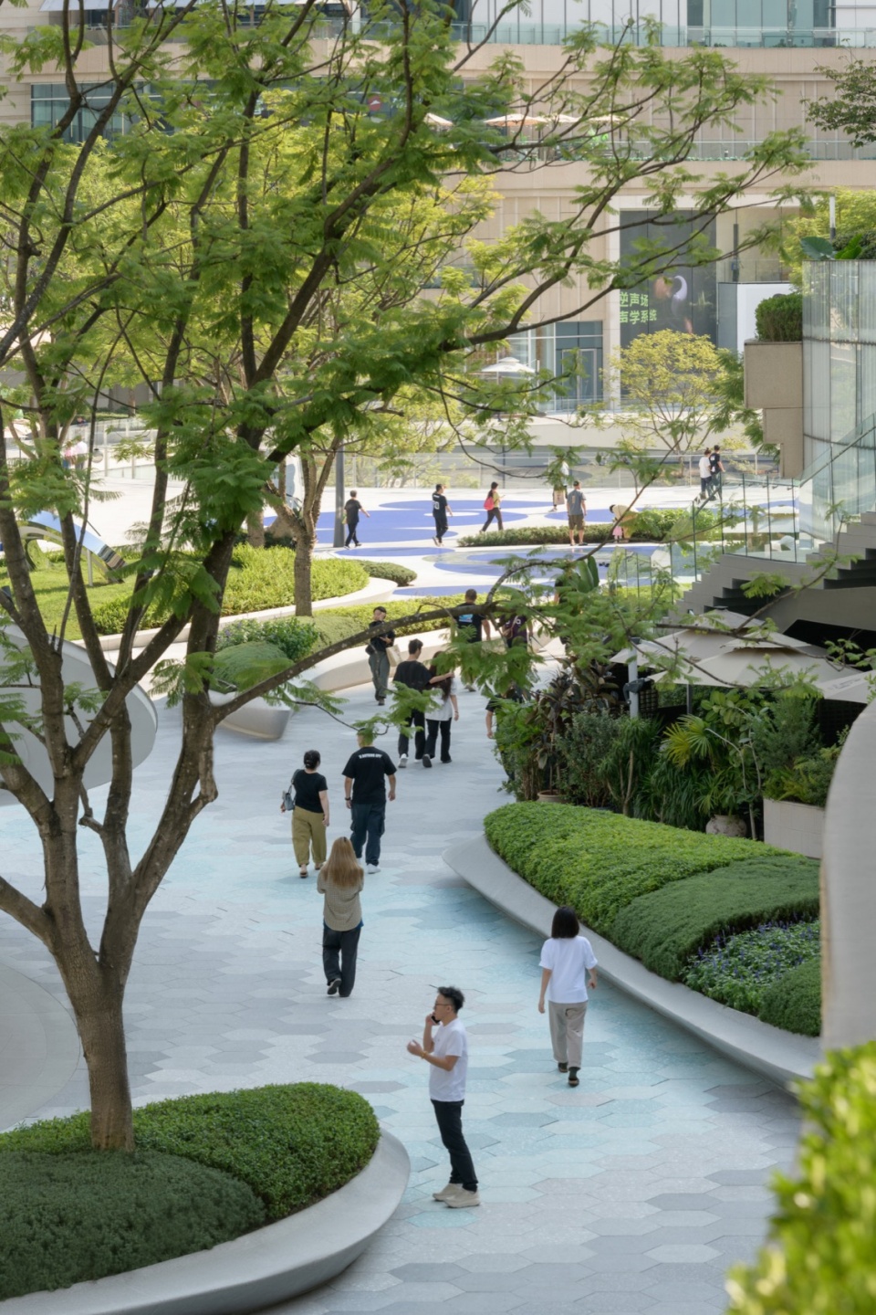 成都万象城公共广场改造设计丨中国成都丨扎哈·哈迪德建筑事务所,FLO景观设计事务所等-26