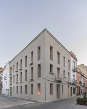 Planas i Casals – Triomf 7住宅改造，西班牙 / Sau Taller d’Arquitectura