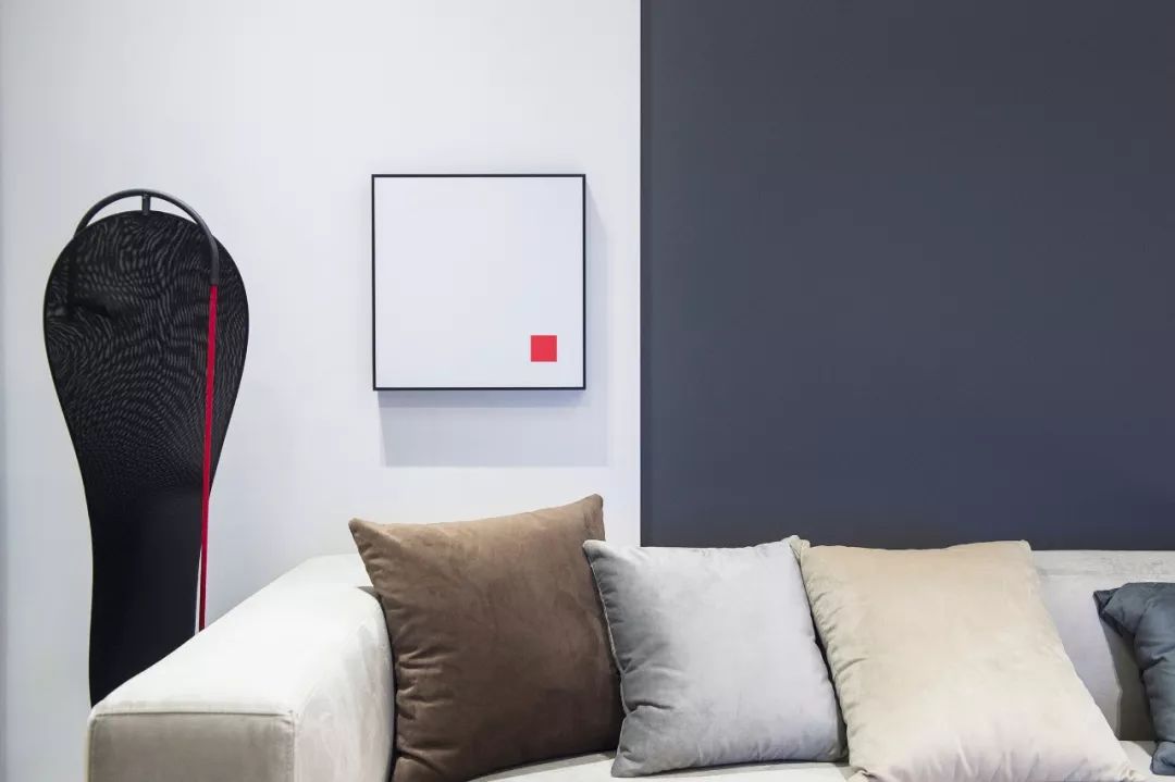 135m²怪异阁楼,创意爆改为艺术画廊式舒适三层!-18